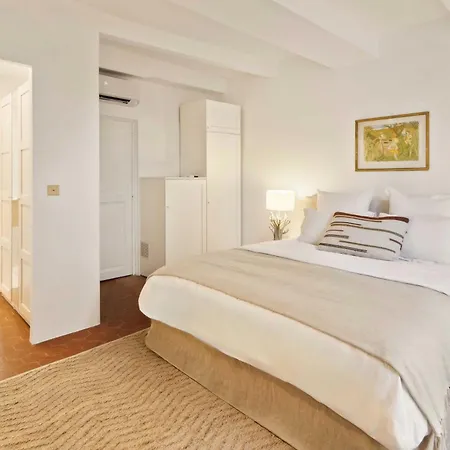 Charming - Ac 2br- 4p - *